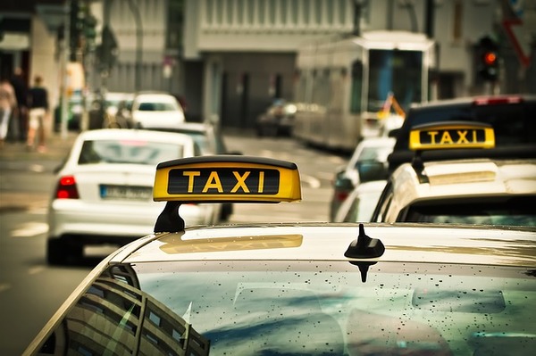 Taxi-g0994a227c_640