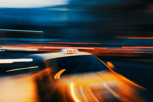 Taxi-m6fspo-unsplash