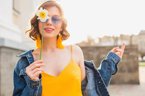 Woman-flower-dress-jacket-summer-smile