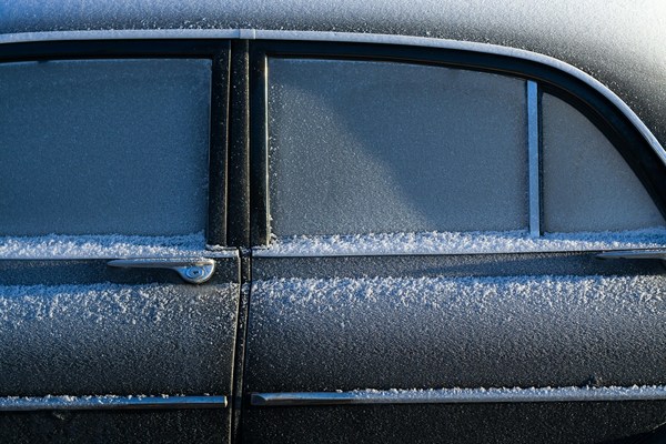 Frost-car-eg-unsplash