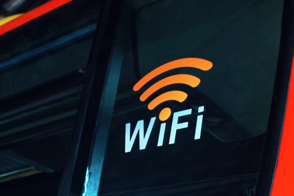 Wifi-4uu-unsplash