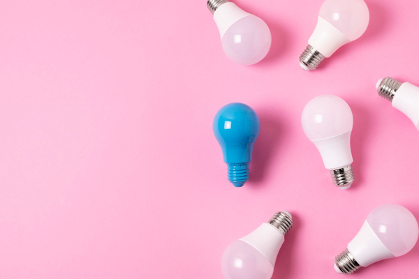 Lamps-2149105807-freepik