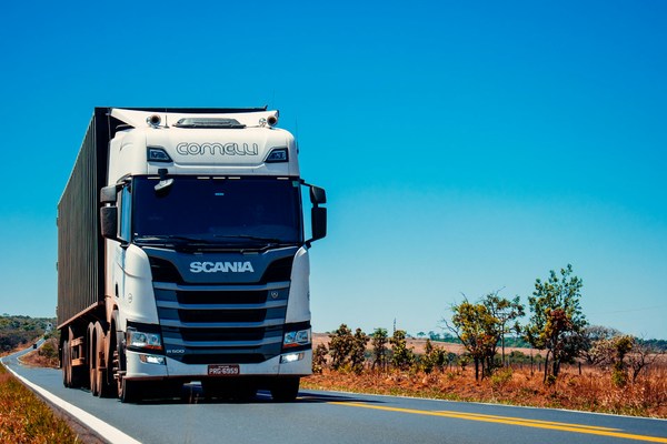 Truck-yvi-unsplash