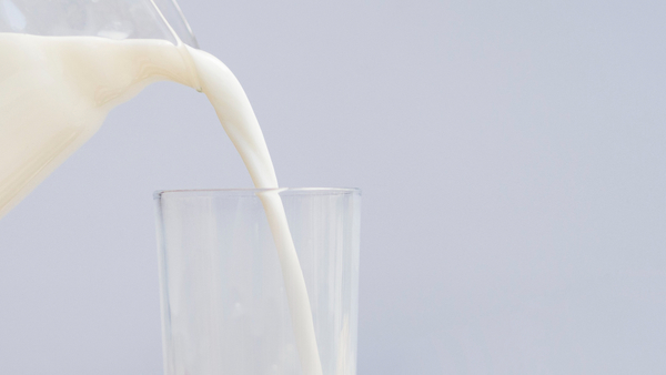 Milk-2148211361-magnific