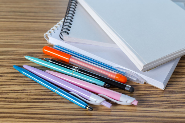 Pens-129520-freepik